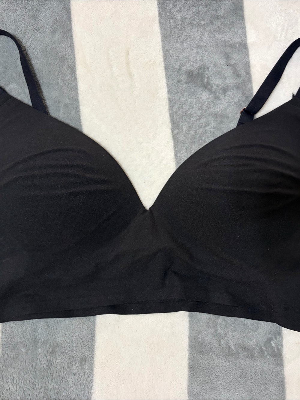 PINK Victoria's Secret Black Seamless Wireless Bra